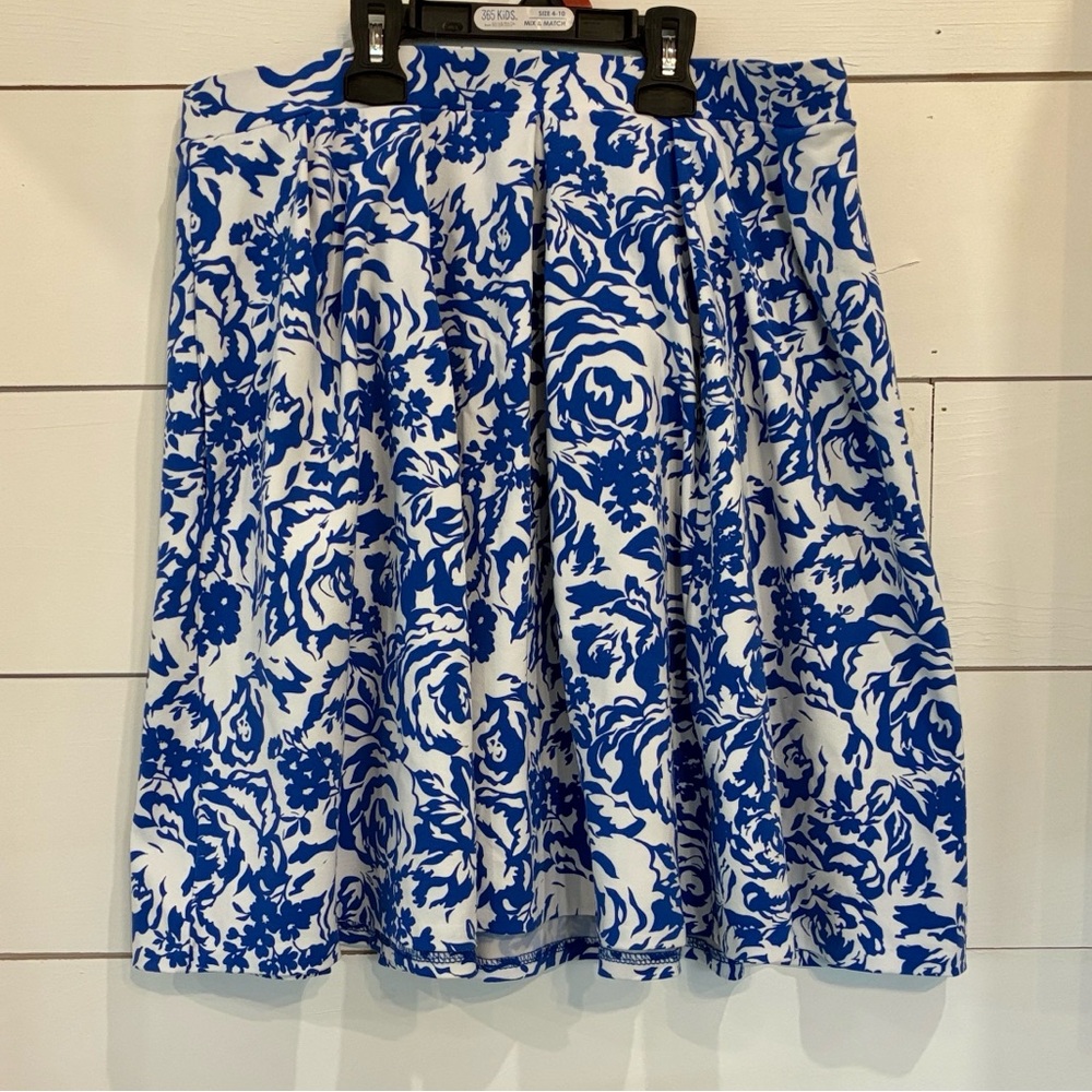 Adrienne Vittadini Blue and White Floral Circle Skirt Size Large